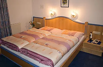 Doppel-Einzelzimmer-mit-DU-WC